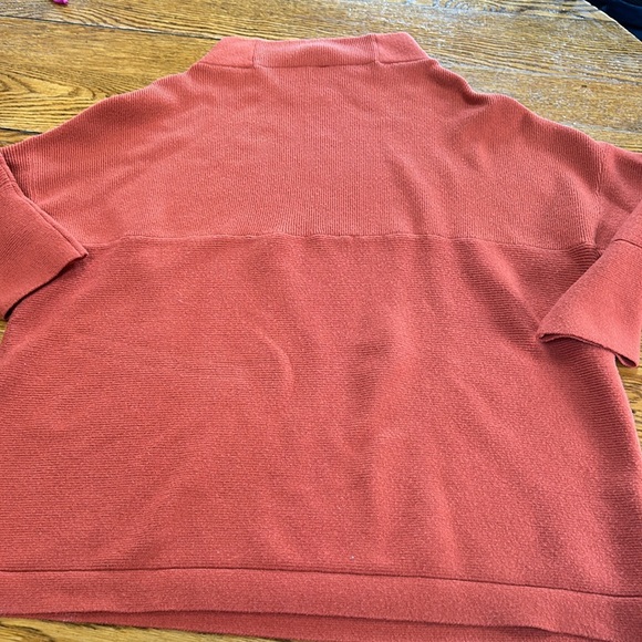 Heavy weight rust/orange color sweater. Size XL. Great fall colors.Pilling/AS IS - Picture 10 of 10